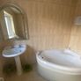 Bathroom suite Image 2