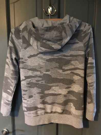 Tesco boys grey camouflage hoodie aged 9-10 years