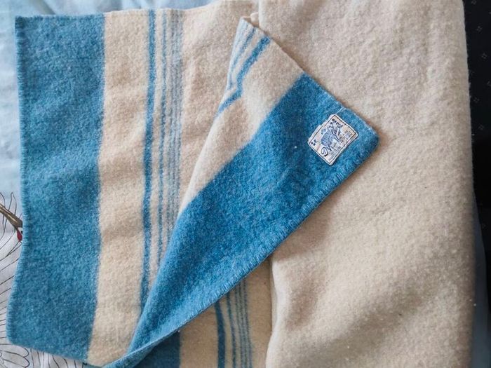 Pure wool blanket