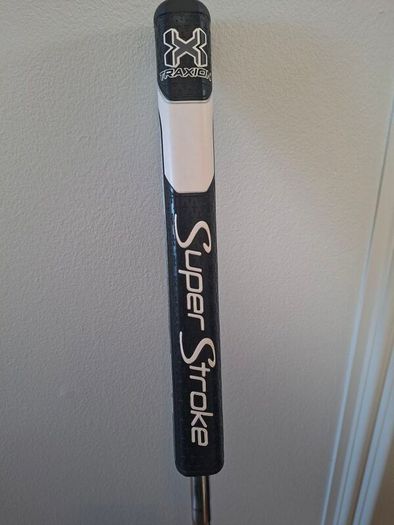 Odyssey Black V-Line White Hot Pro Putter
