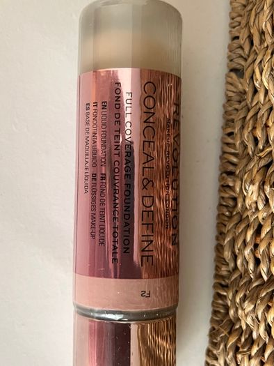 Revolution Conceal & Define Foundation