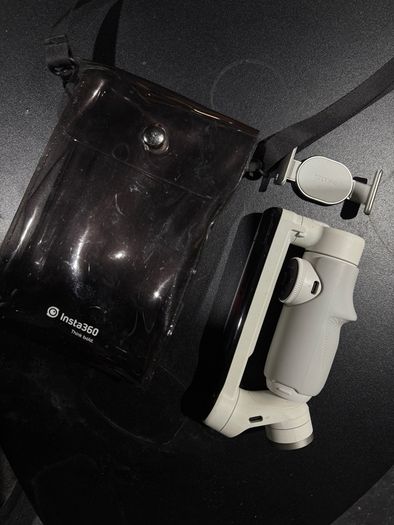 Insta360 Flow AI Smartphone Gimbal Stabiliser + Magnetic Clamp + Official Case