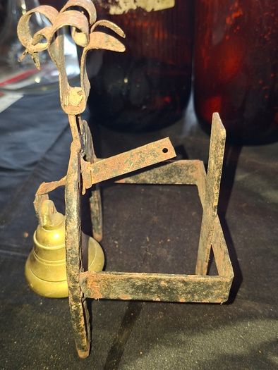 Beautiful Old Iron Wall Mounted Last Call Horseshoe and Brass Bell, Postage Available