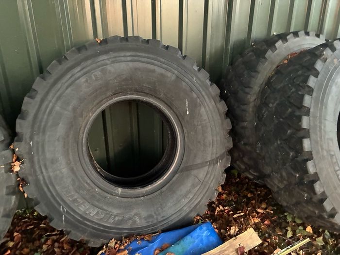 Tyres 1400 R 20 Tyres