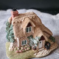 Vintage Lilliput Lane "Applejack Cottage"