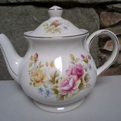 Sadler teapot roses