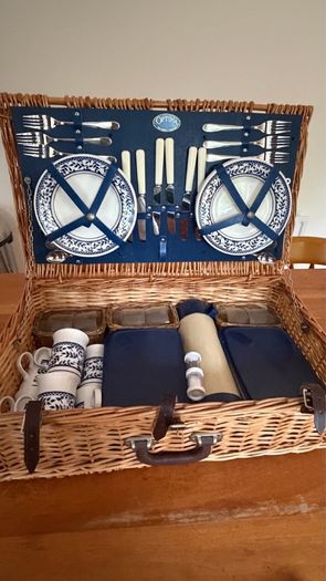 Vintage Wicker  Picnic Basket with 6 person setting