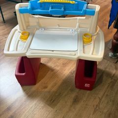kids play desk