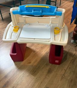 kids play desk