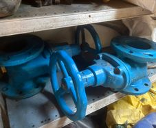 4" Handwheel Gate Valves - Cast/Ductile Iron (quantity 2)