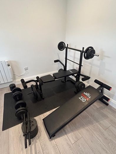 Weight bench, Weights and Sit Up bench
