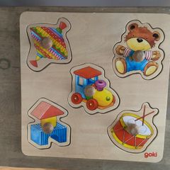 Young toddler 5 piece wooden puzzle