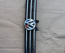 VW Front Grill 5TA 853 651 H
