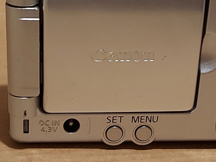 Canon PowerShot A80 Digital Camera, with carry case, working fine and in excellent condition