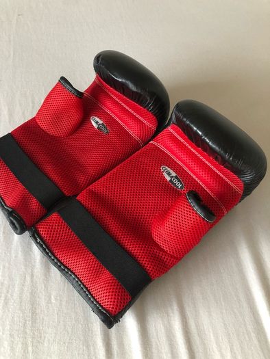 BARGAIN! Boxing Gloves 12oz Adidas Clima Cool Red & Black Performance Response