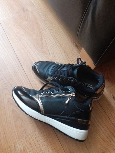 trainers size 5/38