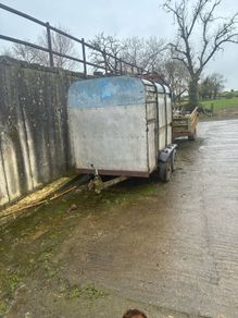 8-5 cattle trailer
