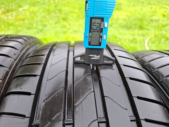 17" Vw Alloys with tyres
