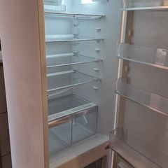 Electrolux Integrated 70/30 Frost Free Fridge Freezer