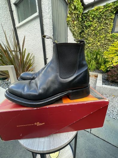 R.M. Williams yearling boots size 8