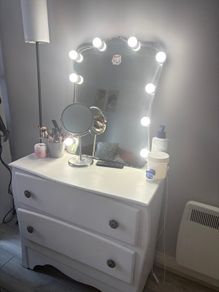vanity table designed with lamp