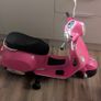 kids  pink vespa bike Image 2