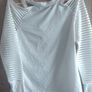 Cold shoulder top size fits s s-m Image 4