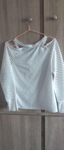 Cold shoulder top size fits s s-m