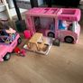 Large playhouse with 30 Barbies and accessories + Barbie Camper Van + Barbie car + 4 Barbies + 2 Barbie kids Image 10