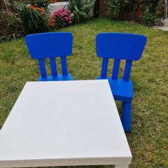 2 Ikea kids chairs and a table