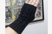 Black Knitted Gloves