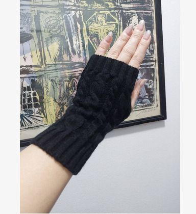 Black Knitted Gloves