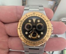 The image shows a vintage Festina