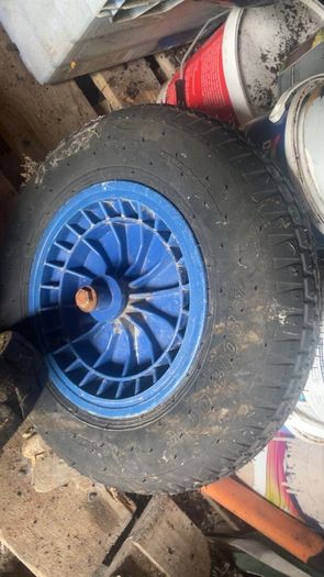 wheel barrow wheel tyre