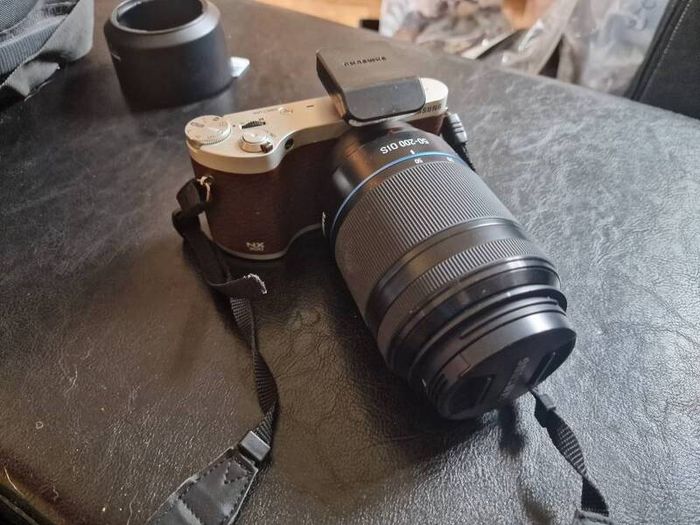 Samsung NX300