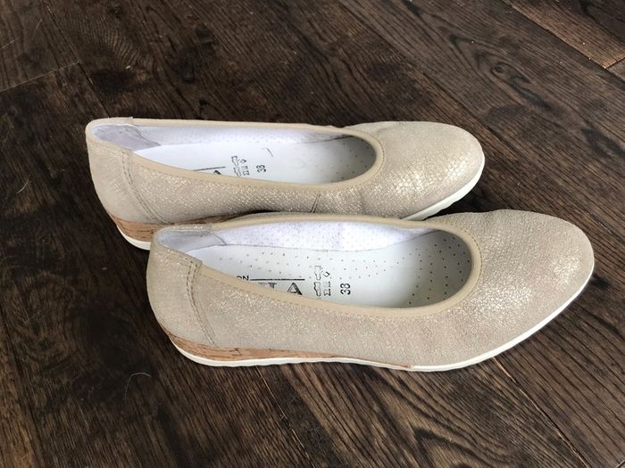Babila summer leather wedges, size 5 as new