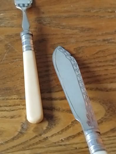 Antique Set Of Fish Knives & Forks (Boxed)