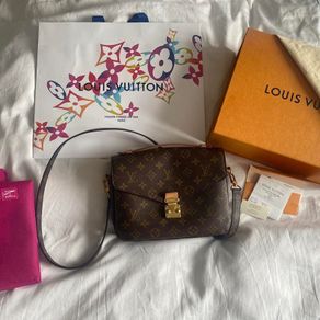 Louis Vuitton pochette metis
