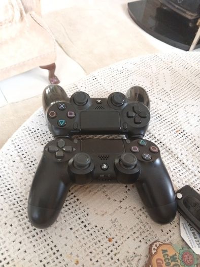 playstation 4 controllers