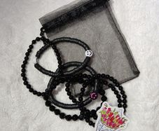 6 Cute Beaded Bracelets [Black] [Comes with FREE sticker]