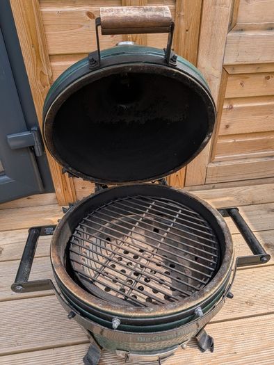 Big Green Egg MiniMax BBQ