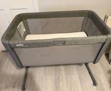 Joie Roomie Glide Bedside Crib