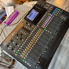 Used Behringer X32 Digital Mixing Console with Flight Case For Sale