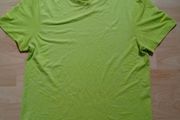 Under Armour T-shirt ((Perfect Size Adult M))