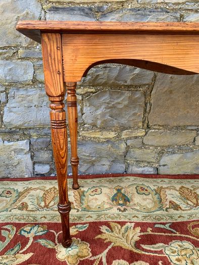 Victorian country table in solid pitch pine