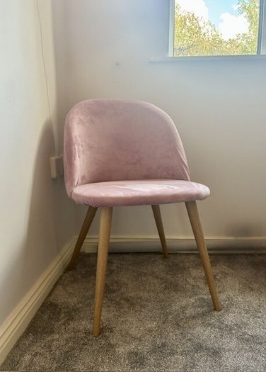 Chairs (x 2)