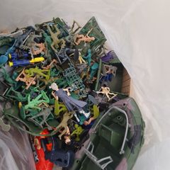 Plastic soldiers