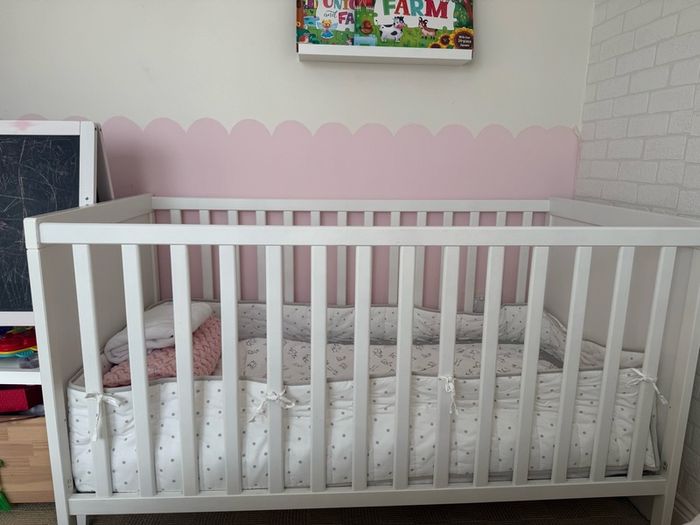 baby cot