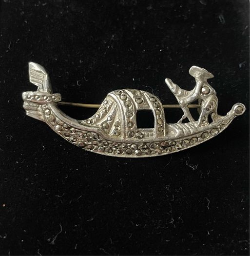 Brooch