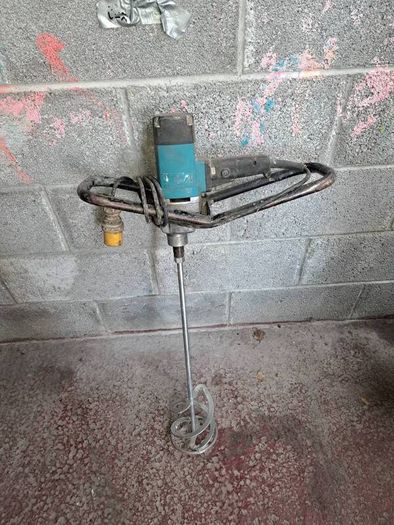 Makita Paddle mixer